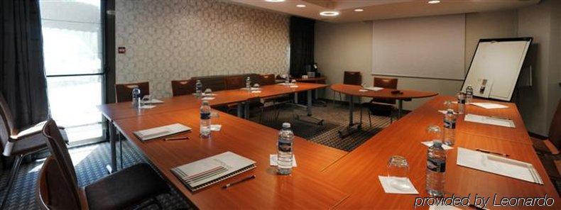 מלון Ibis Styles Clermont-Ferrand Aeroport עסק תמונה